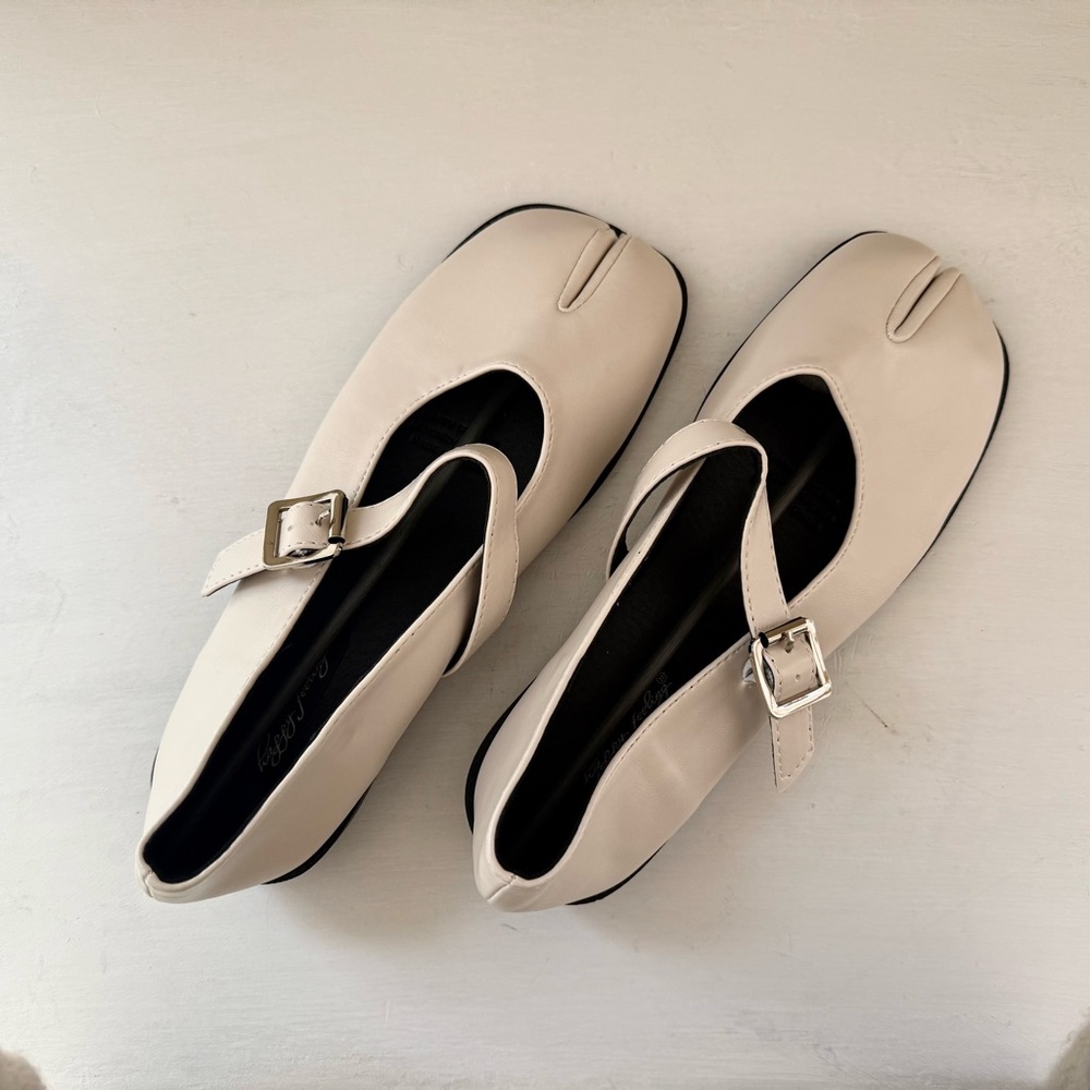 Women's Cream Mary Jane Tabi Shoes